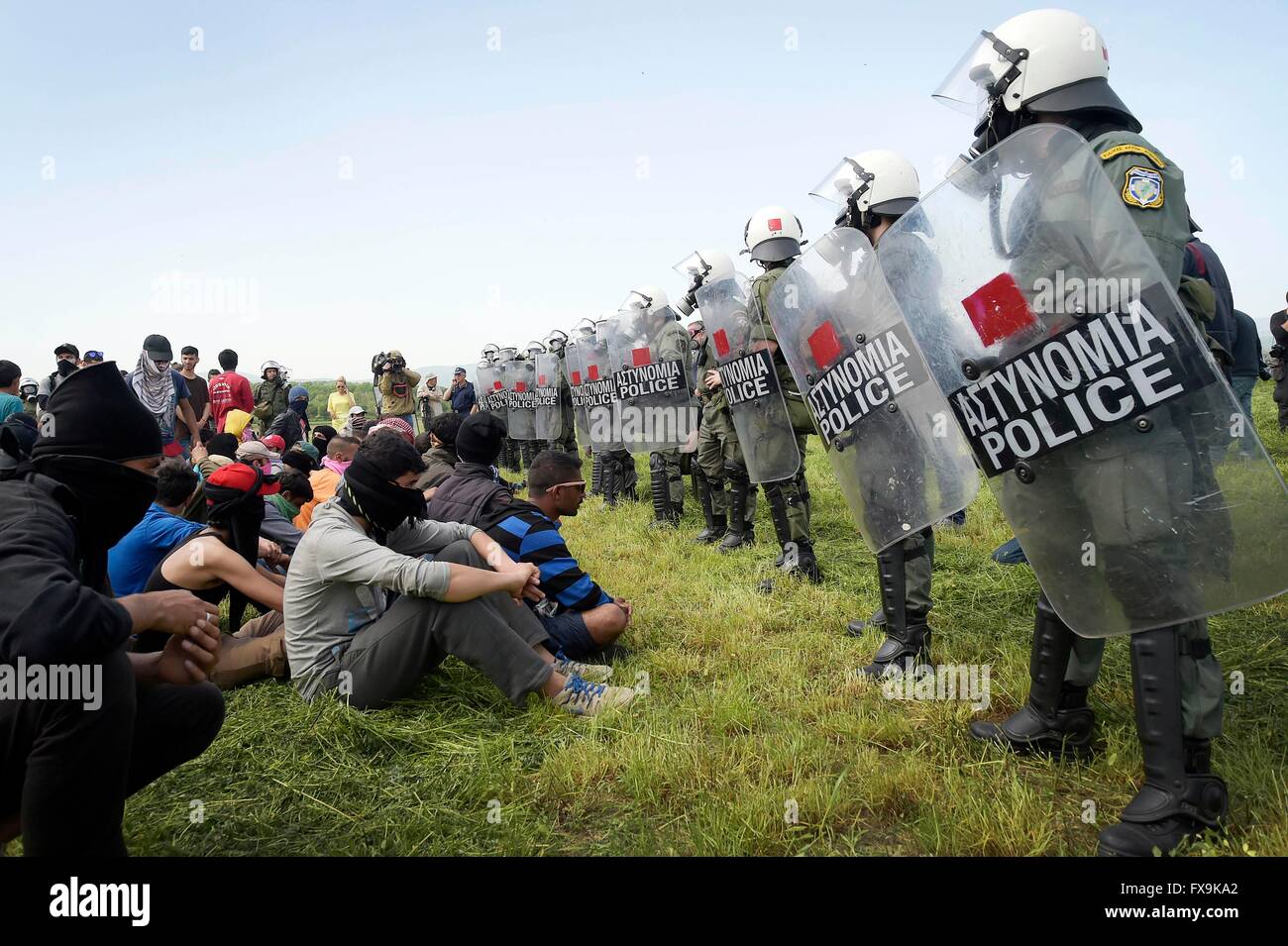 Idomeni, Greece. 13th April, 2016. Hundreds of migrants have tried