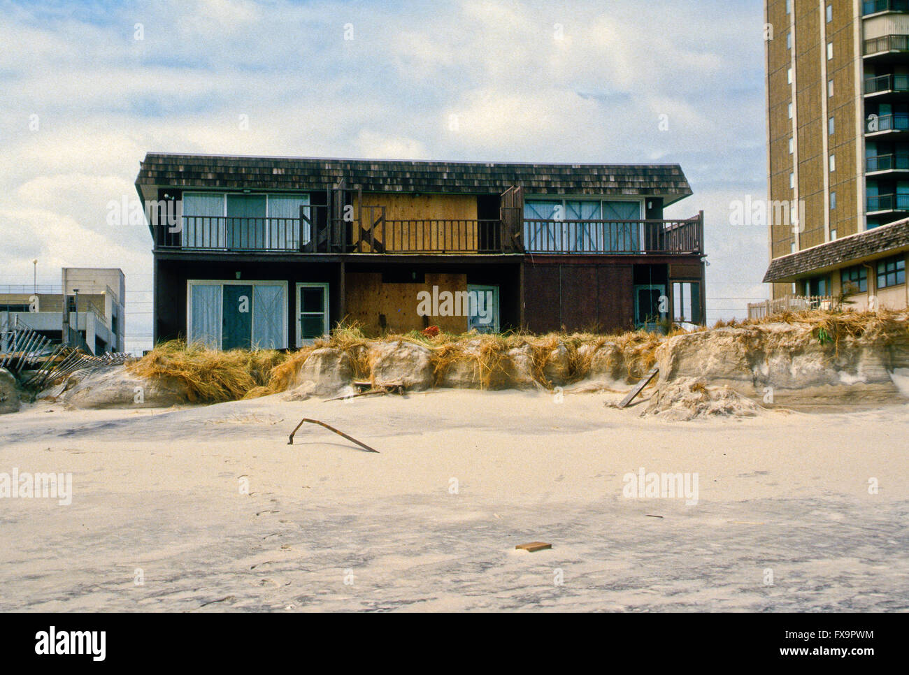 Ocean City, Maryland, USA, 28th September, 1985 Hurricane Gloria comes ashore in Ocean City, Maryland,  Credit: Mark Reinstein Stock Photo