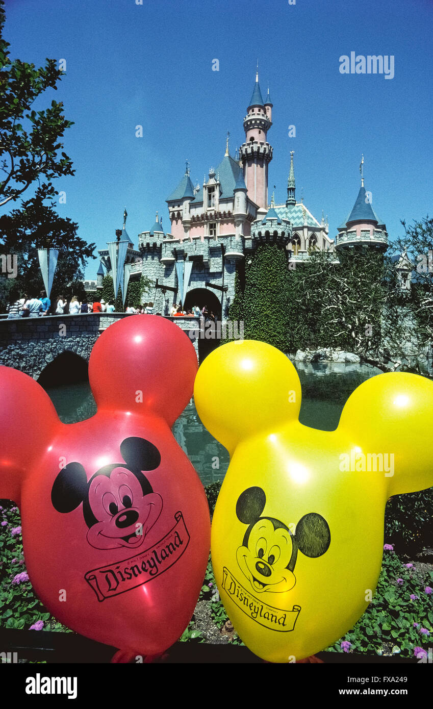 Mickey mouse balloons in disneyland hi-res stock photography and images -  Alamy, image size:849x1390