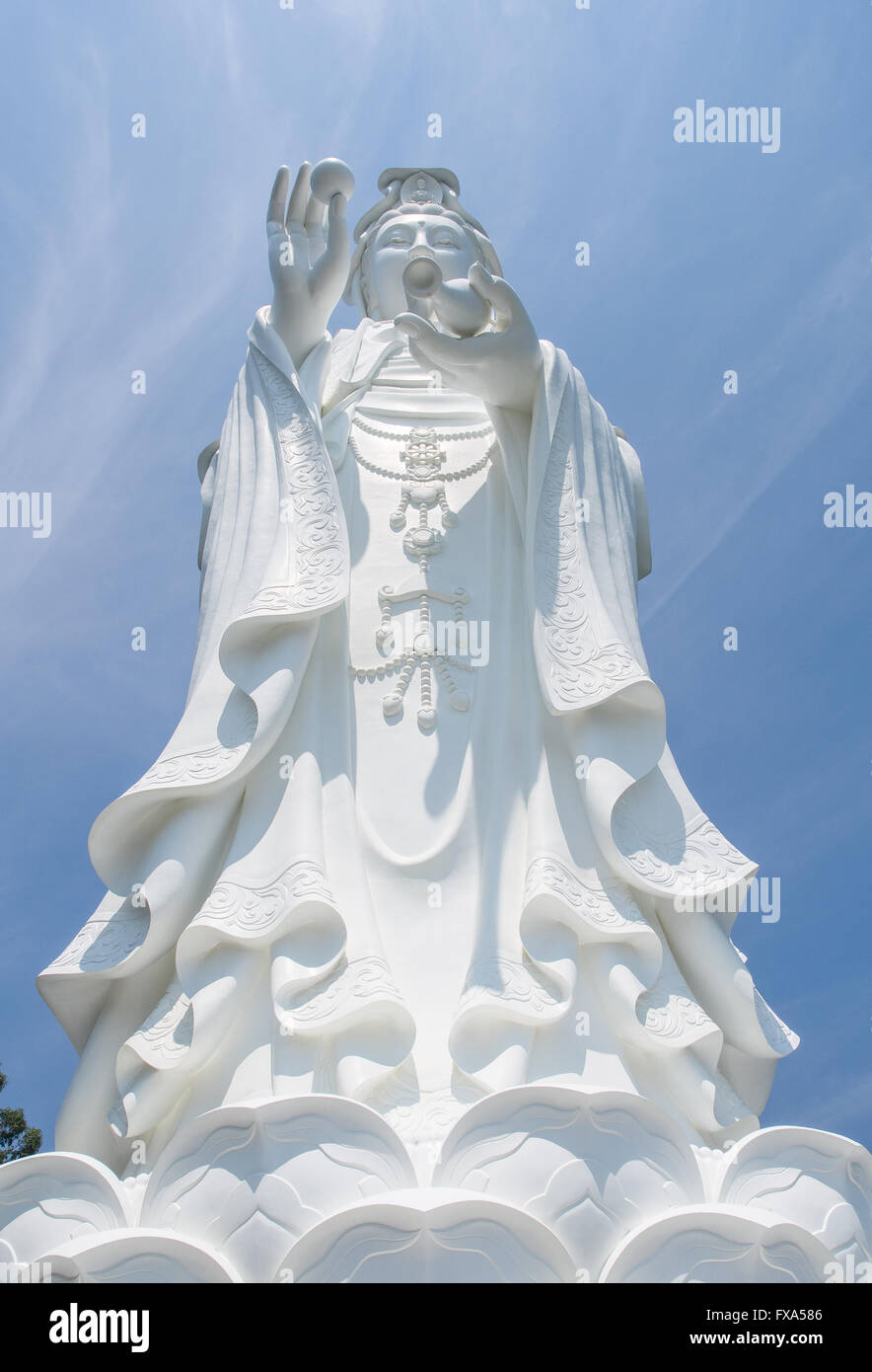 Giant Guanyin Statue at Tsz Shan Monastery Stock Photo Alamy
