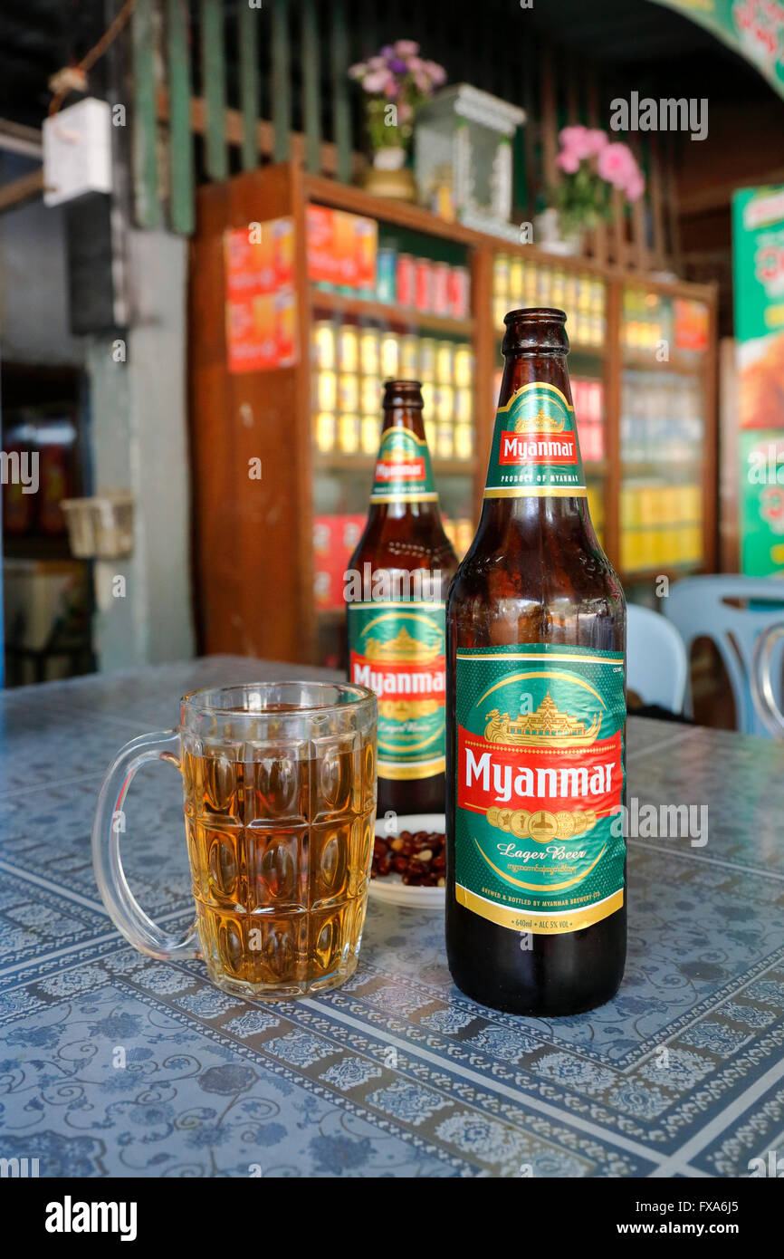 Myanmar beer glass hi-res stock photography and images - Alamy