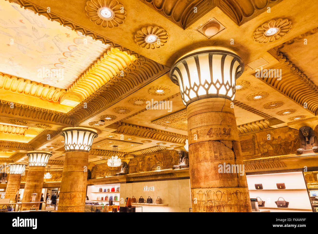 England, London, Knightsbridge, Harrods Stock Photo - Alamy