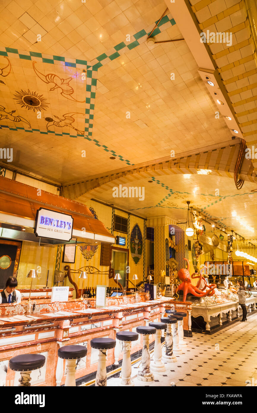 England, London, Knightsbridge, Harrods, Food Hall Stock Photo - Alamy