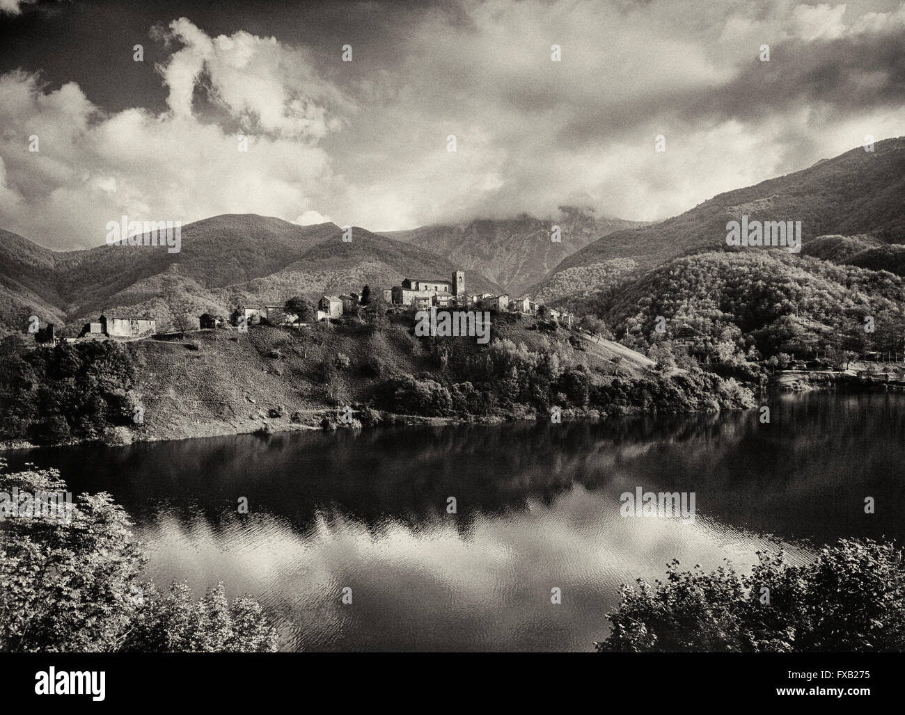 Tuscany's Vagli Lake formed by the flooding of Fabbriche di Careggine village to create a hydro-electric dam. Stock Photo