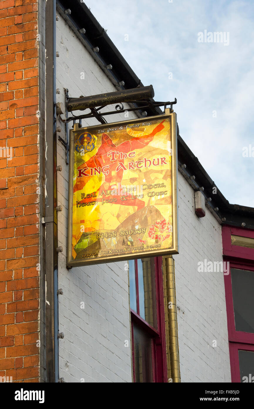 The King Arthur pub sign. Glastonbury, Somerset, England Stock Photo