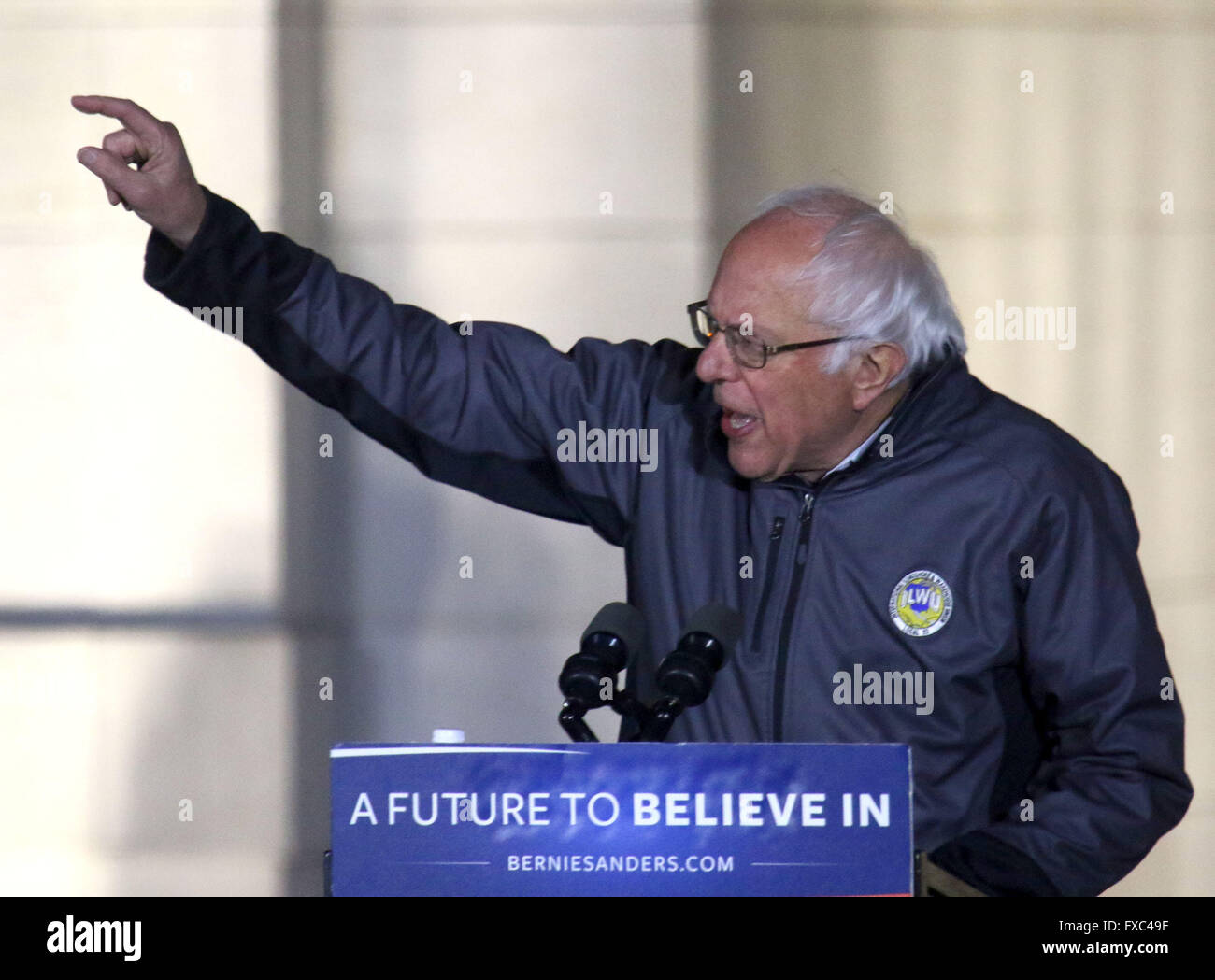 New York, New York, USA. 13th Apr, 2016. Democratic Presidential ...