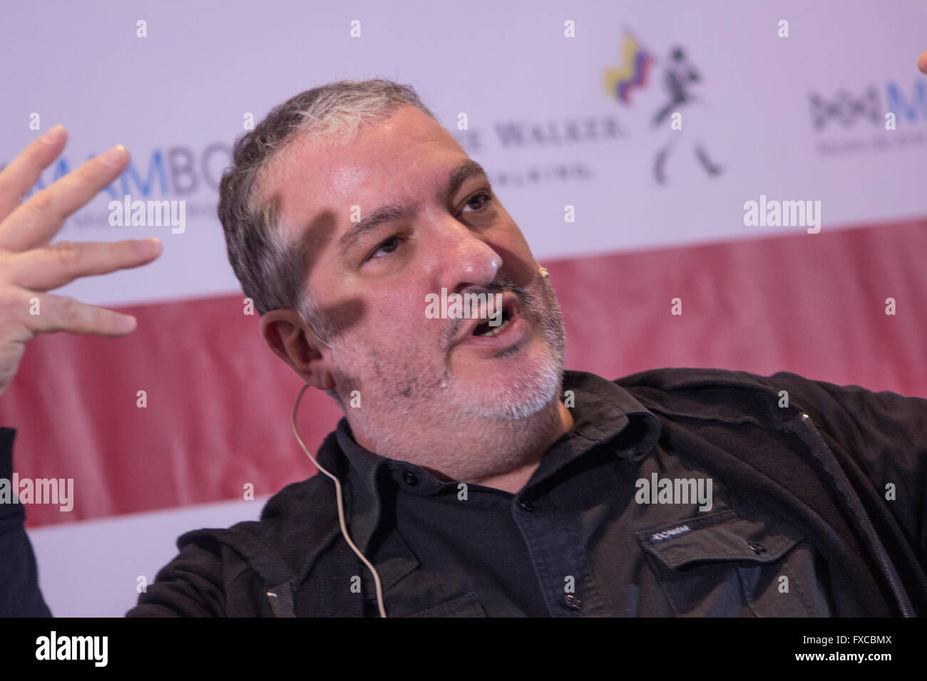 Bogota, Colombia. 14th Apr, 2016. Photographer Spencer Tunick presents in the city of Bogota the '#Mequitolaropapor', with the hopes in involving people to reflect the diversity that exists in Colombia. © Daniel Garzón Herazo/Pacific Press/Alamy Live News Stock Photo
