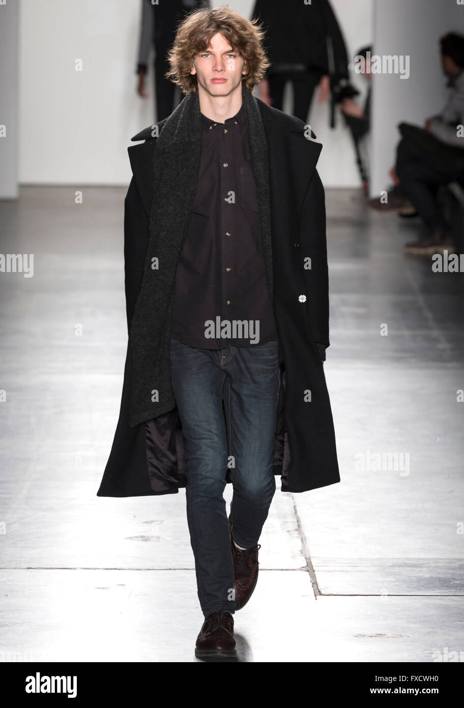 New York, NY - February 14, 2016: Erik van Gils walks the runway at  rehearsal for Custo Barcelona Fall 2016 fashion show in NYC Stock Photo -  Alamy