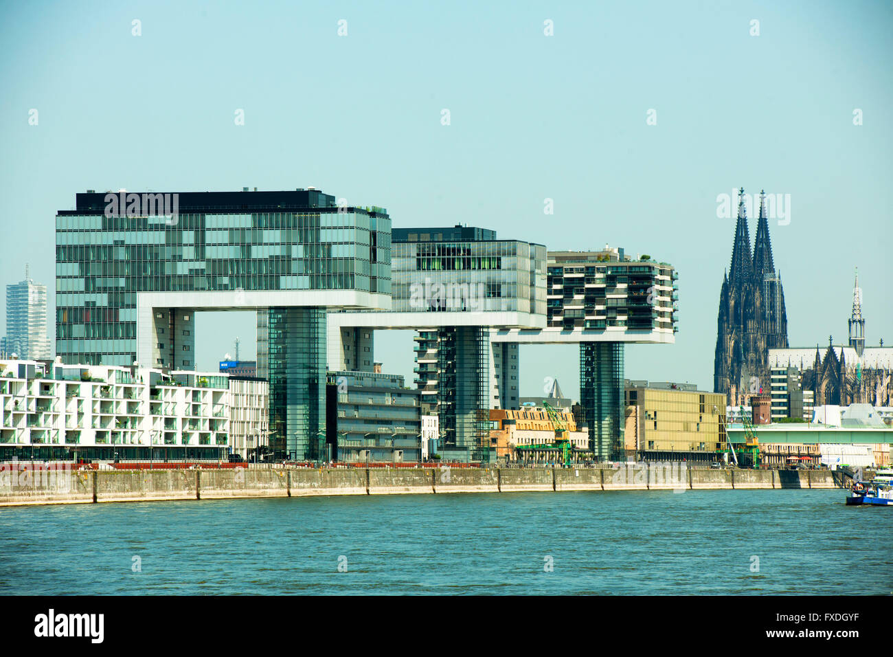 deutschland-nordrhein-westfalen-k-ln-rheinauhafen-kranh-user-im
