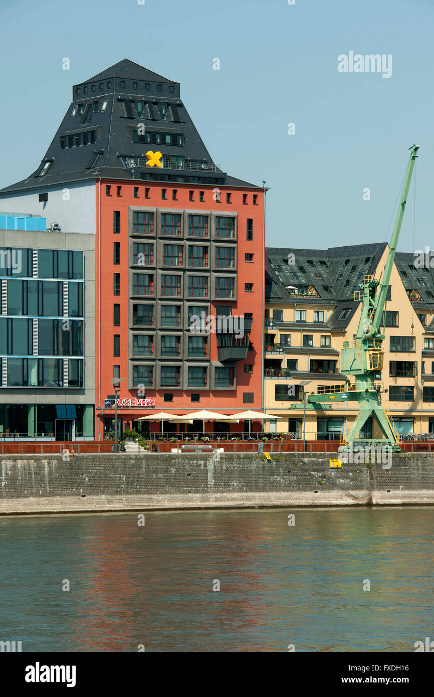 Deutschland, Nordrhein-Westfalen, Köln, Rheinauhafen, die alten Speichergebäude wurden renoviert. Stock Photo