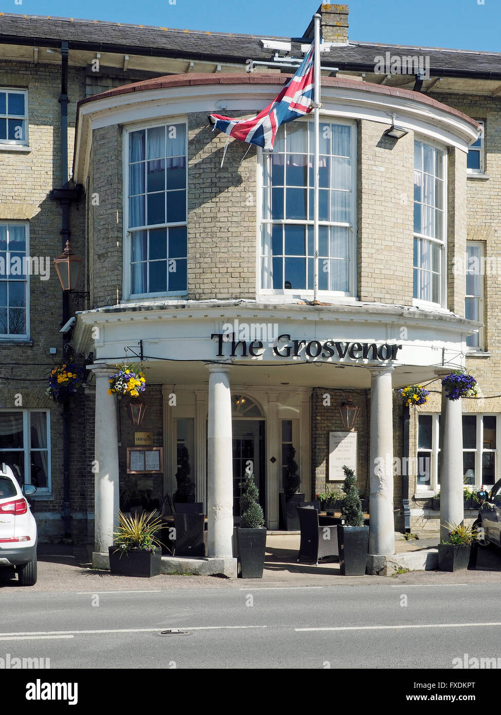 The famous Grosvenor Hotel, home of the Dry Fly Club in the Test valley town of Stockbridge in Hampshire. Stock Photo