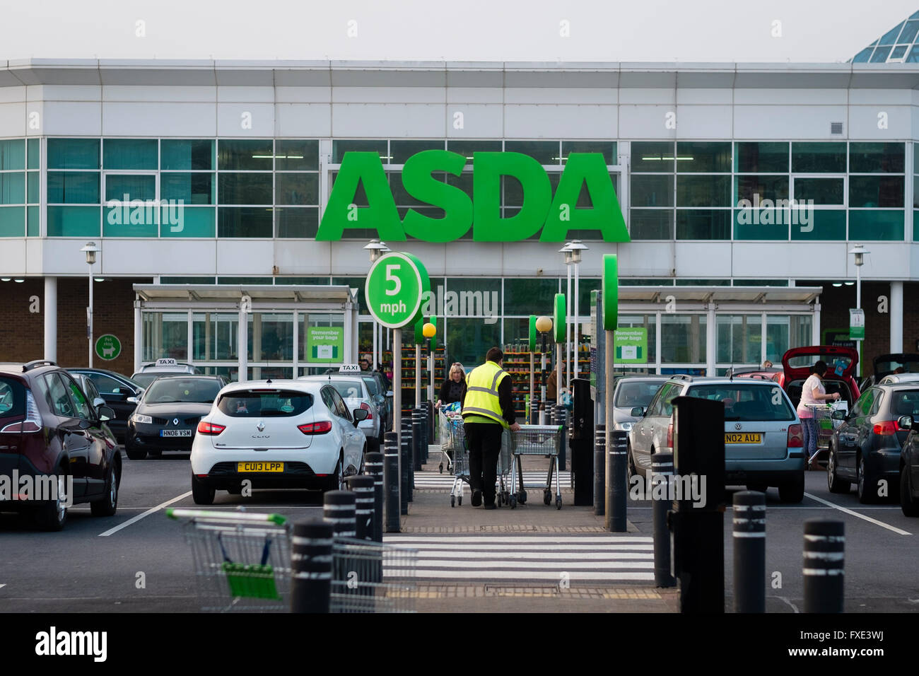Asda supermarket exterior hires stock photography and images Alamy