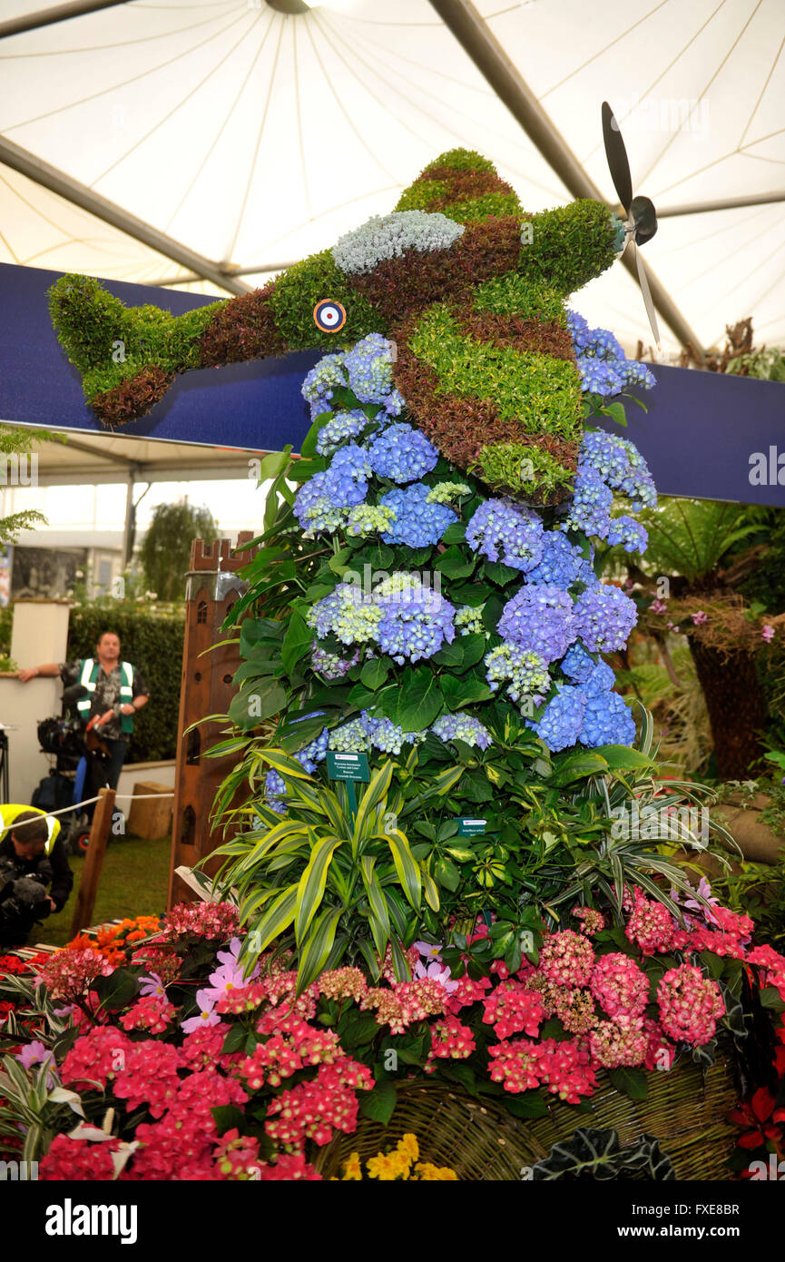 Range Rover Rhs Chelsea Flower Show RHS Chelsea Flower Show Stock Photo - Alamy