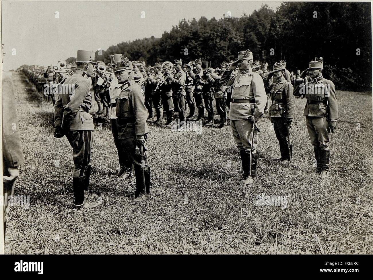 Erzherzog Karl besichtigt das Infanterieregiment 60 unter dem Kommando von Heinrich Teisinger von Tüllenburg bei Halytsch Stock Photo