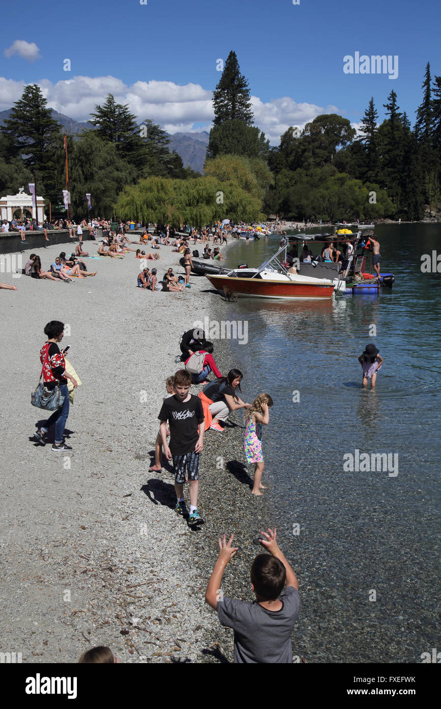 queenstown beach on lake wakatipu south island new zealand Stock Photo ...
