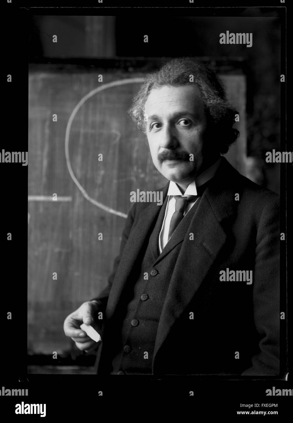 Einstein 1920s hi-res stock photography and images - Alamy
