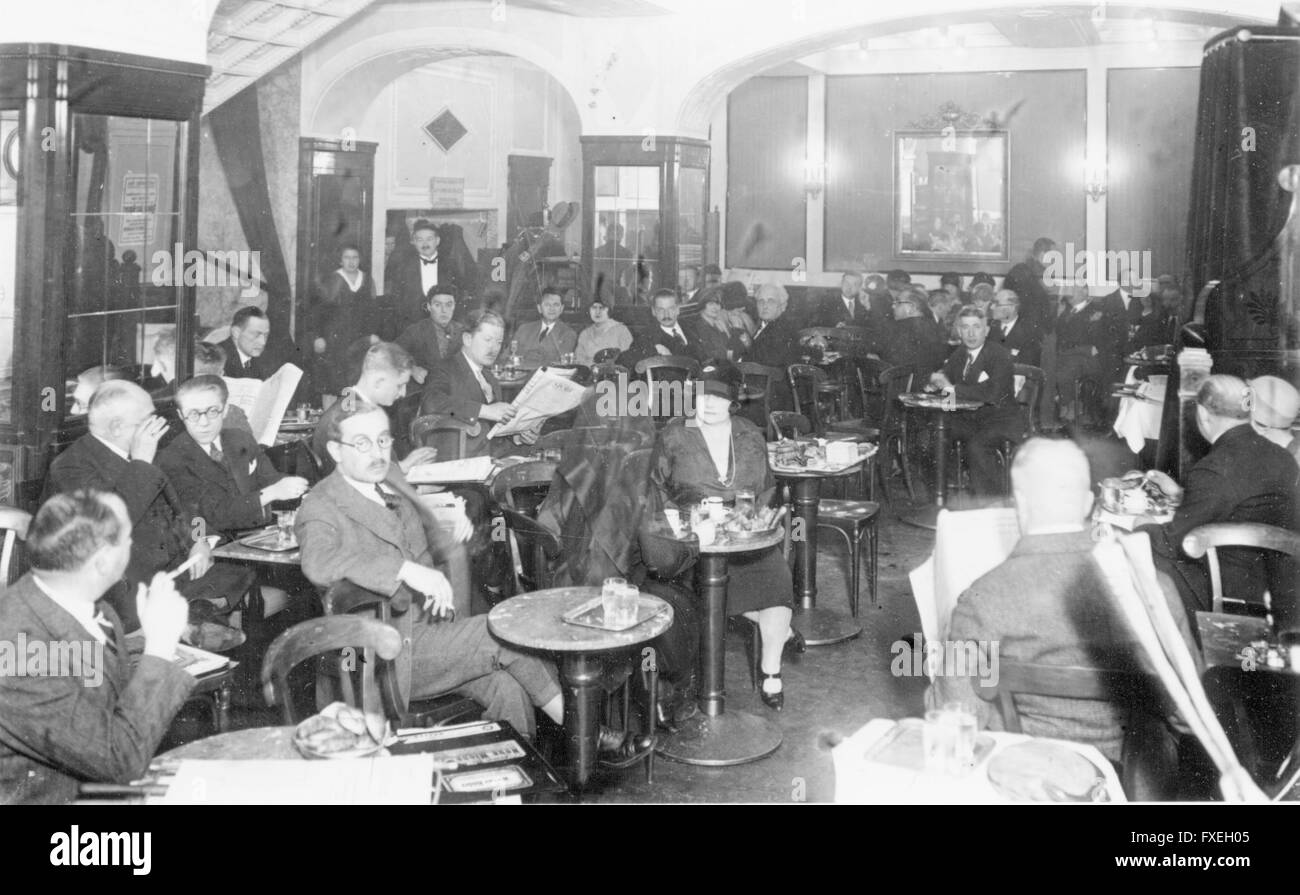 1920s shop interior hires stock photography and images Alamy