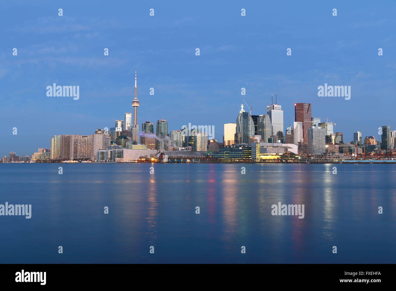 Toronto skyline hi-res stock photography and images - Alamy