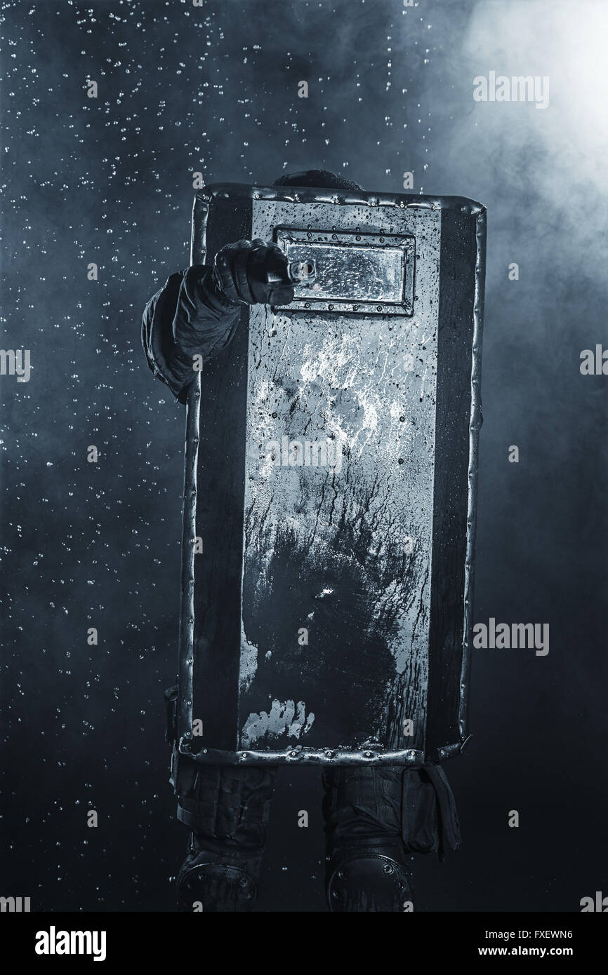 police officer with ballistic shield Stock Photo - Alamy