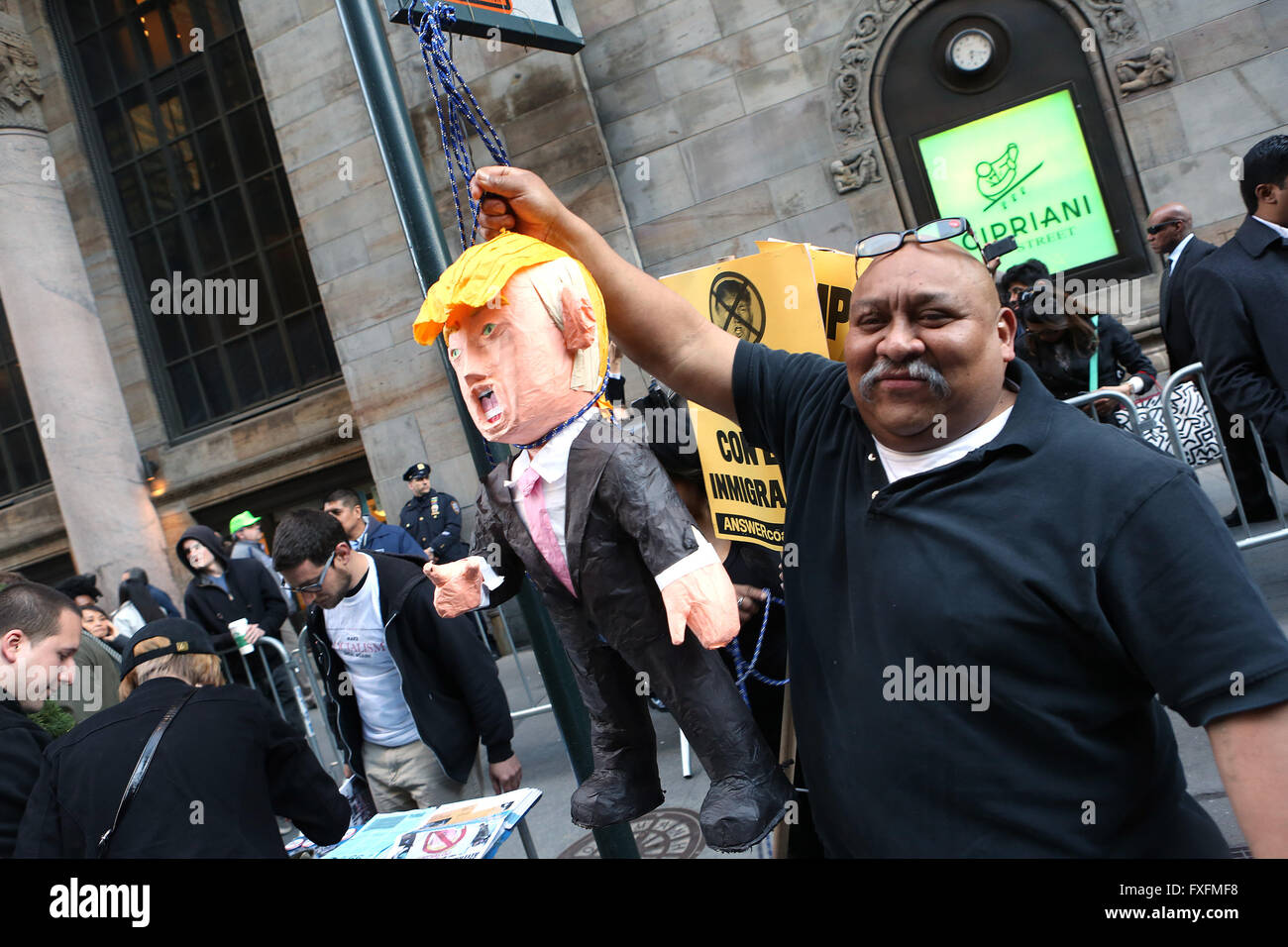 [Image: new-york-city-ny-usa-14th-apr-2016-a-man...FXFMF8.jpg]