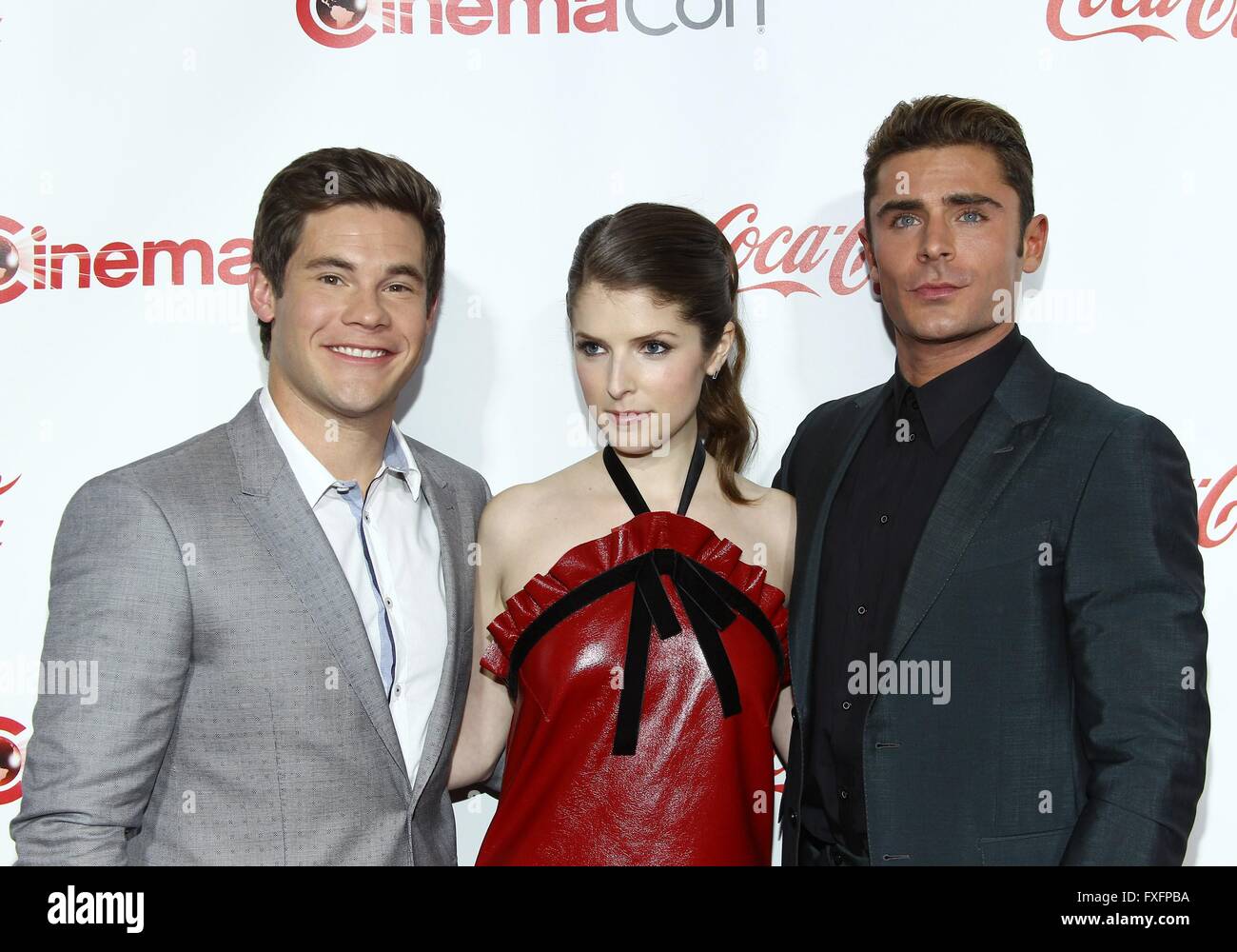 anna-kendrick-and-zac-efron-hi-res-stock-photography-and-images-alamy