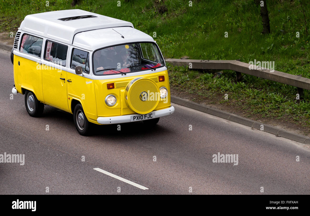 VW Caddy Beach Becomes The Mini-Camper, Will Debut In September