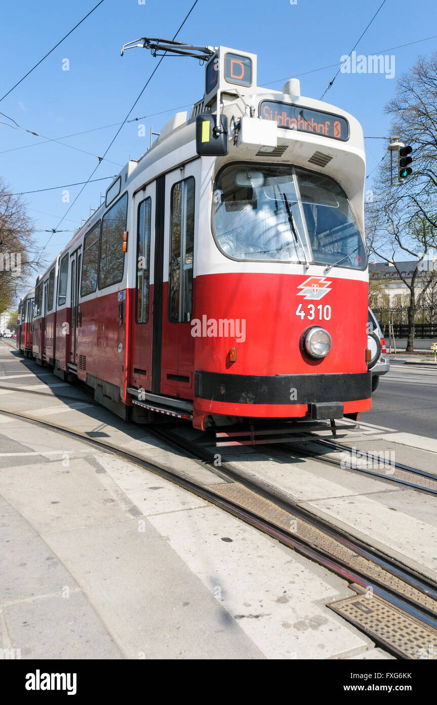 Class E1 tram, Line D, Vienna, Austria Stock Photo