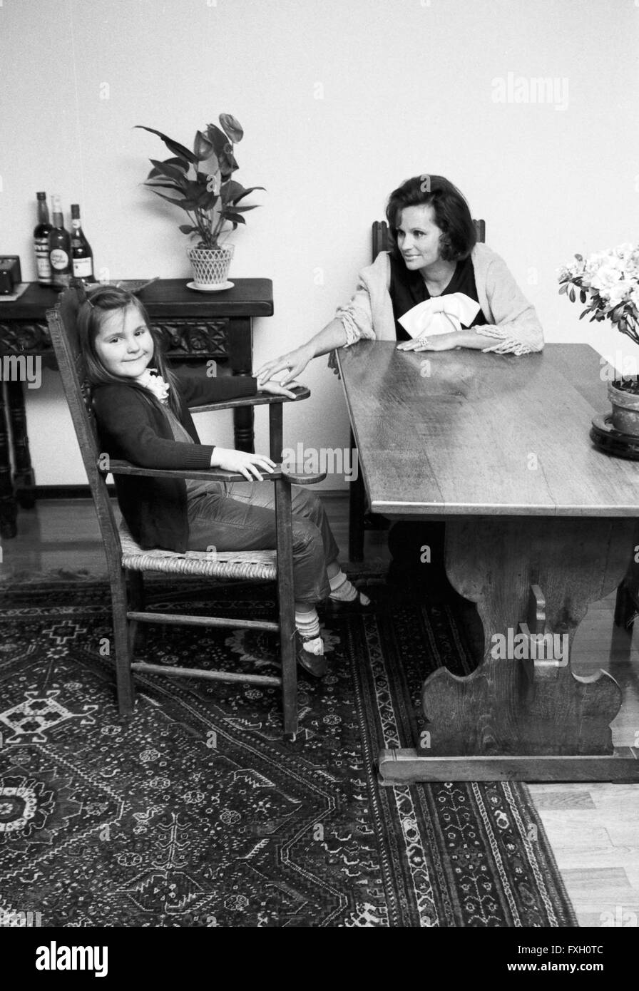 Deutsche Schauspielerin und Theaterregisseurin Lis Verhoeven mit