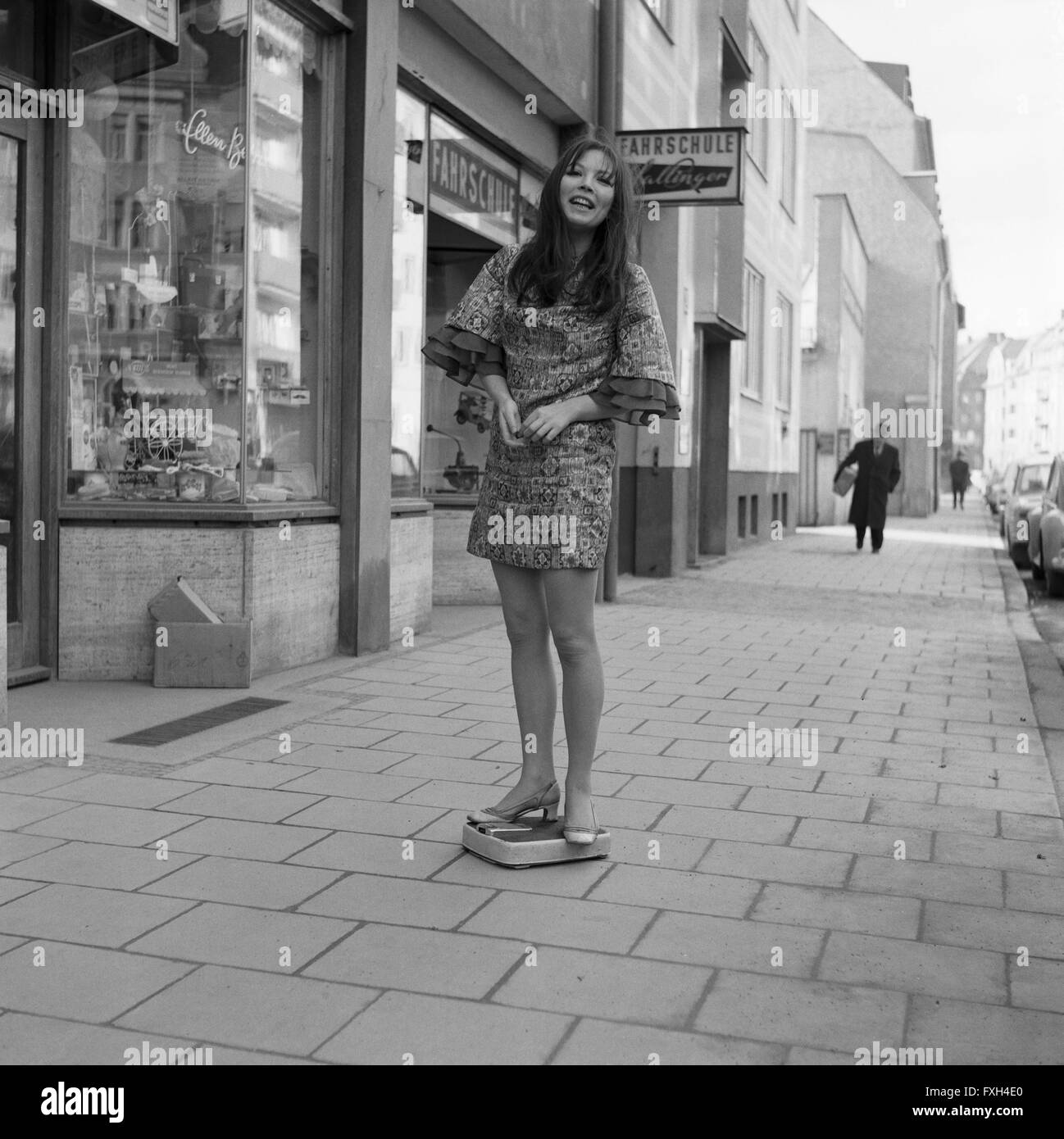 Deutsche Schauspielerin Gaby Herbst, Deutschland 1960er Jahre. German ...