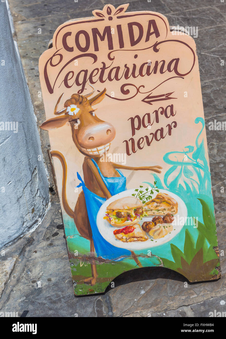 Tarifa, Costa de la Luz, Cadiz Province, Andalusia, southern Spain.  Sign in Spanish language outside restaurant. Stock Photo