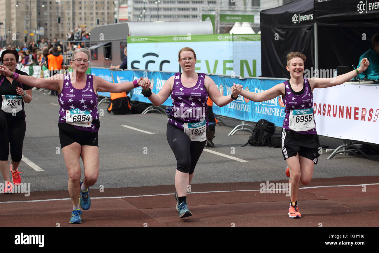 Completing half marathon hi-res stock photography and images - Alamy