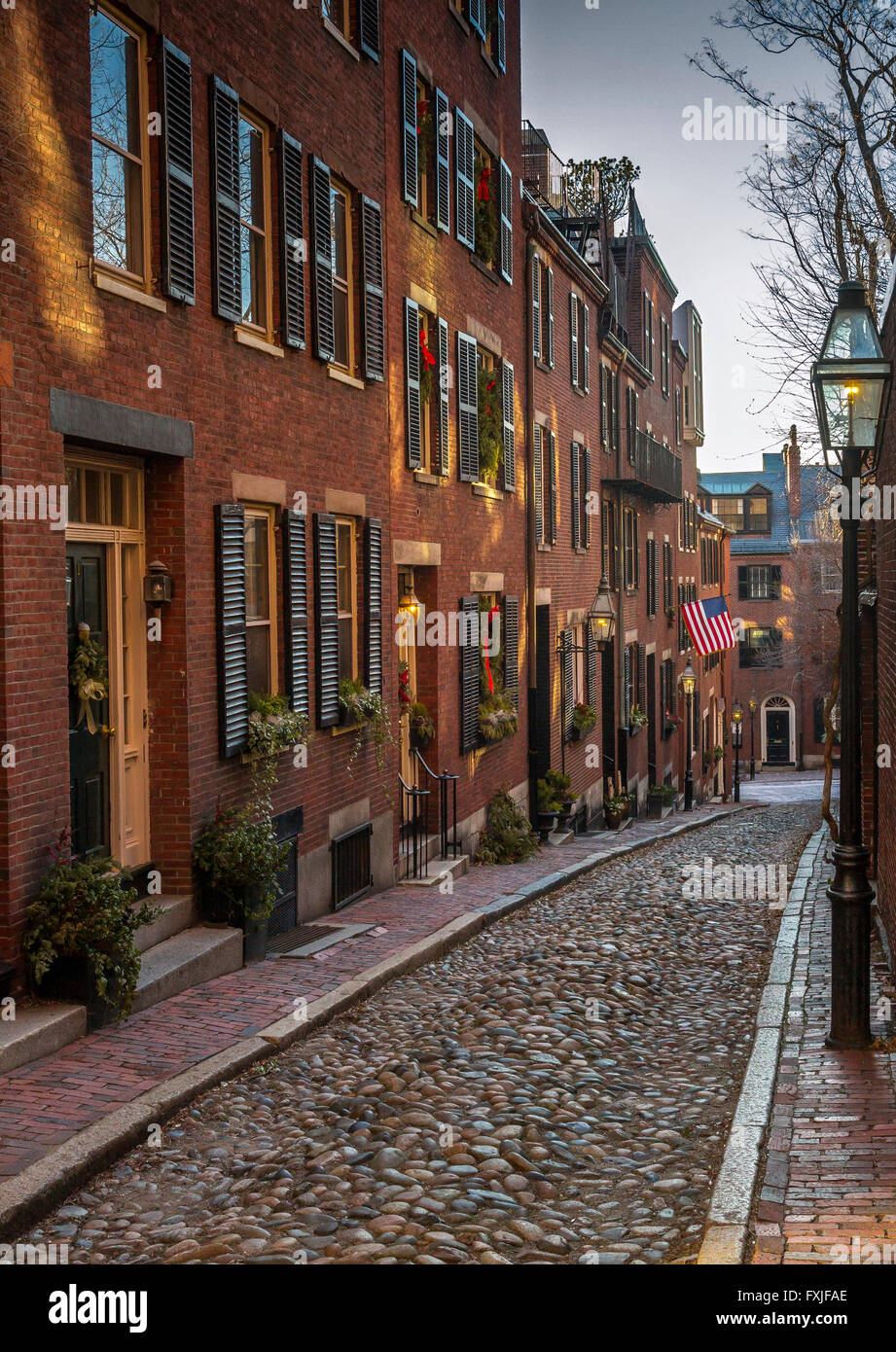 Acorn Street at night, in Beacon Hill, Boston, Massachusetts Stock Photo -  Alamy