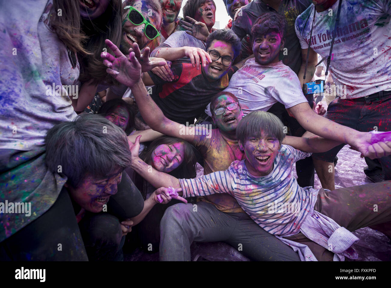 Yokohama, Japan. 16th April, 2016. This is the 4th Holi Festival in  Yokohama. It is a famous spring Indian Festival, not religious, where the  people paint each other the body using the, image size:1300x957