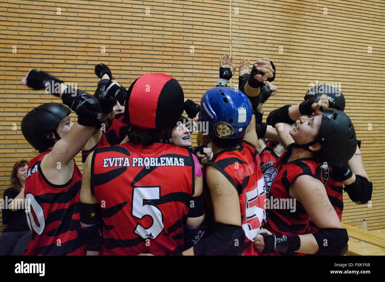 Madrid, Spain. 16th April, 2016. Players of Roller Derby Madrid A celebrating their victory over Croydon Roller Derby Vice Squad. Credit:  Valentin Sama-Rojo/Alamy Live News. Stock Photo