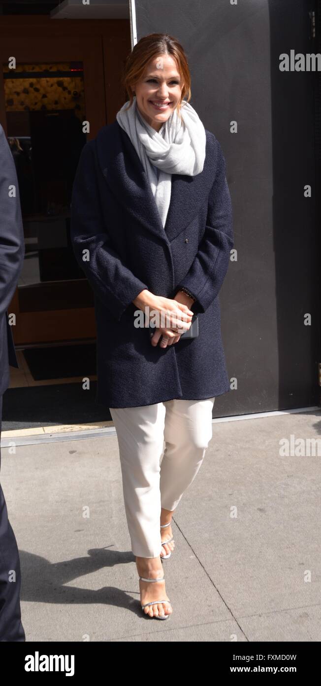 Jennifer Garner leaving the Facebook office Featuring: Jennifer Garner