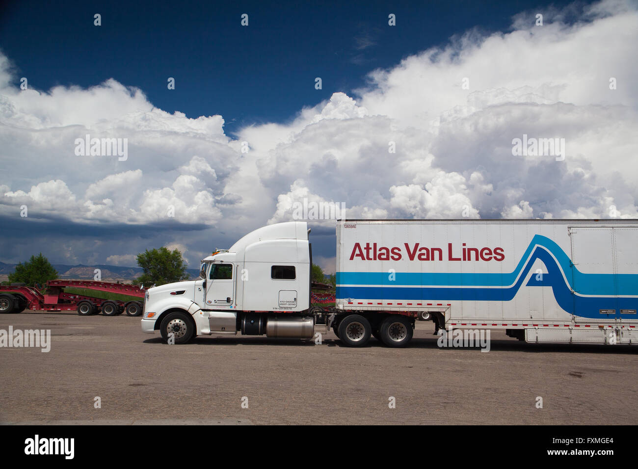 American truck hi-res stock photography and images - Alamy