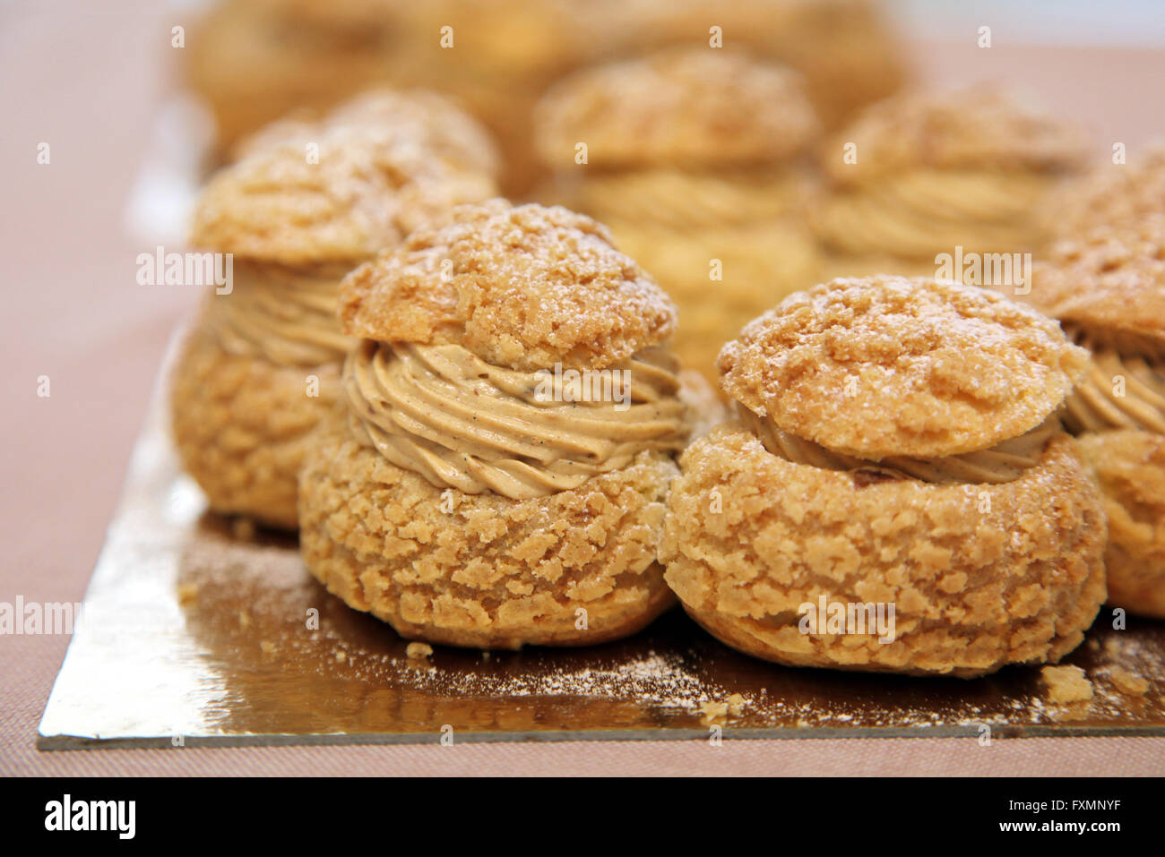 Cakes with custard and fruit hi-res stock photography and images - Alamy