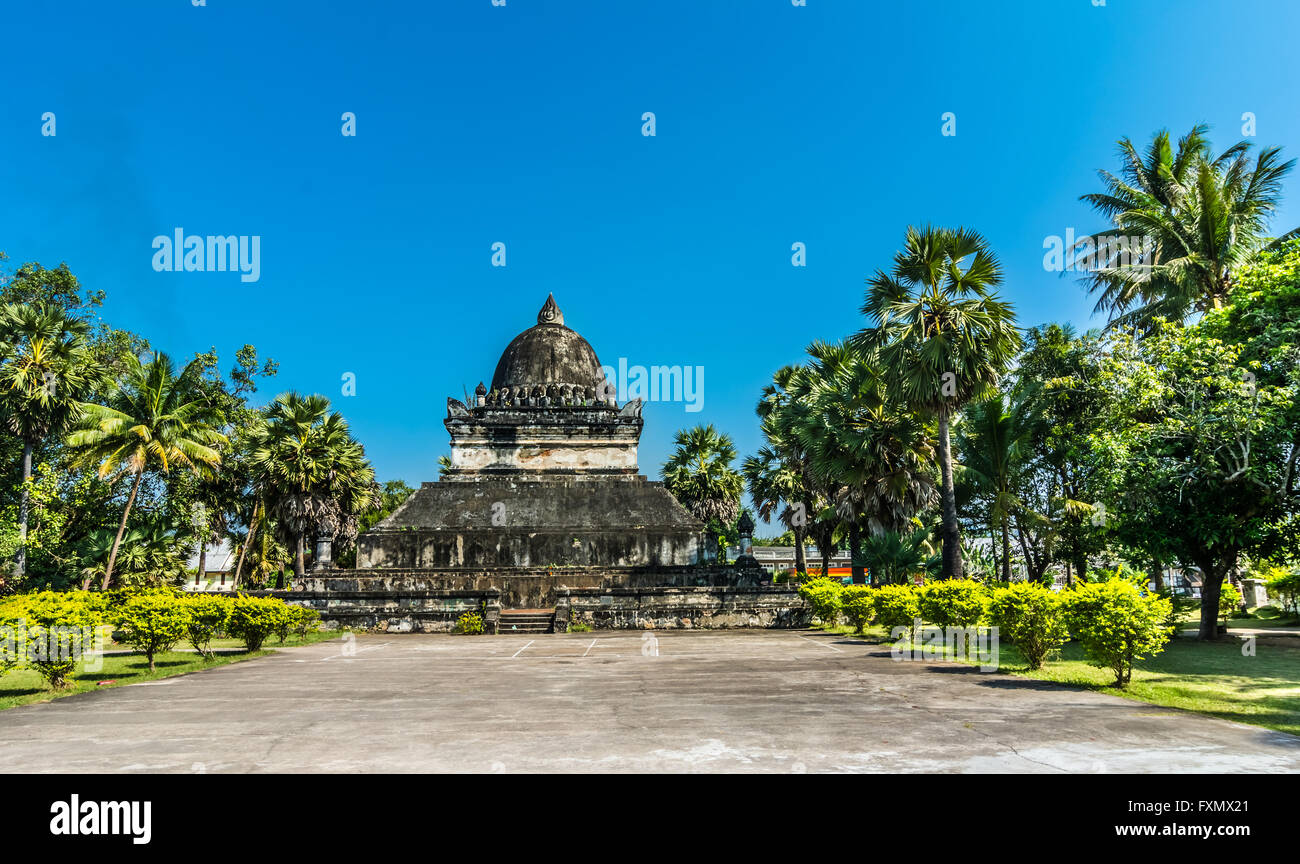 That Pathum-stupa at Wat Wisunalat, Laos Stock Photo