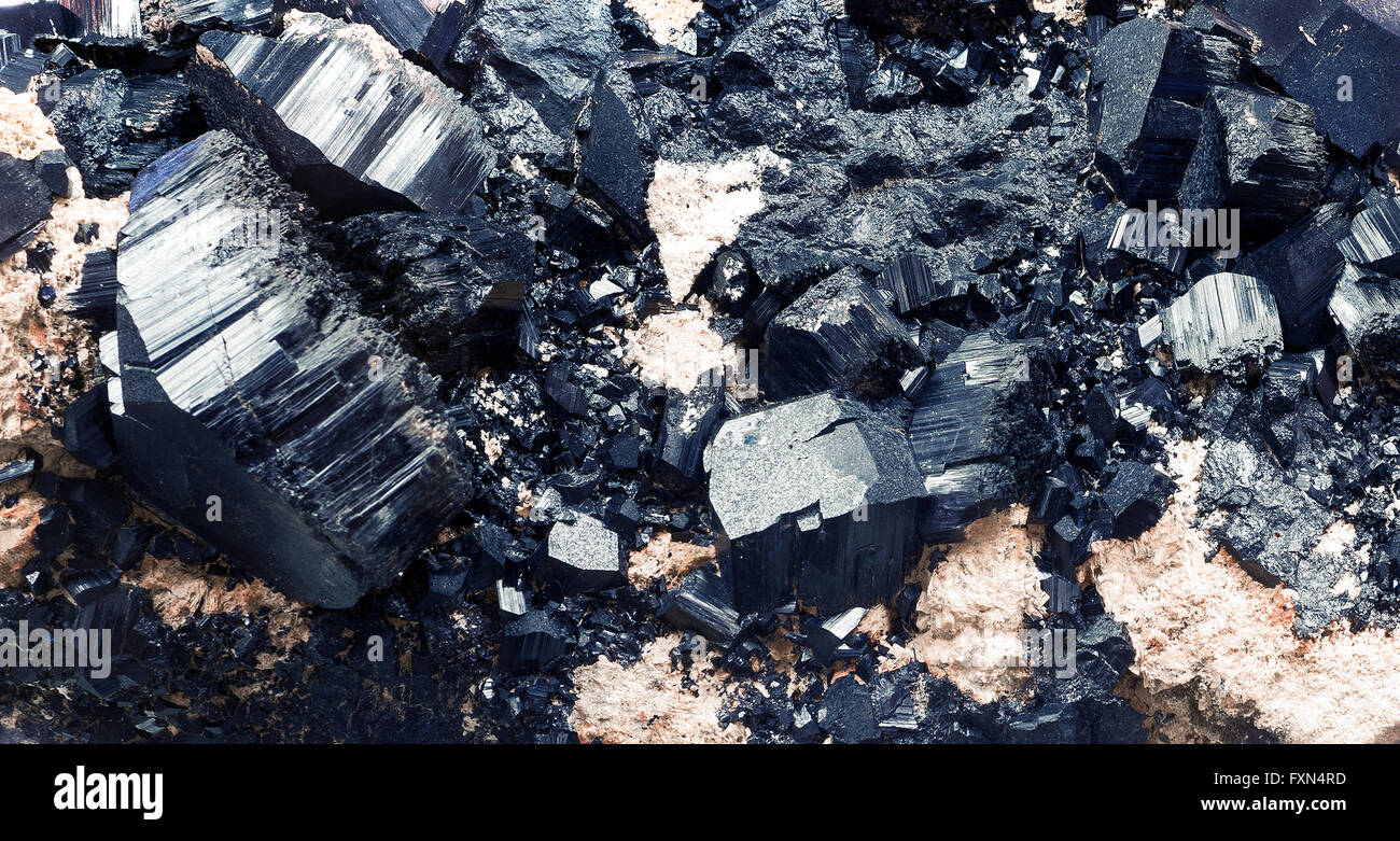 Dark mineral crystals hi-res stock photography and images - Alamy