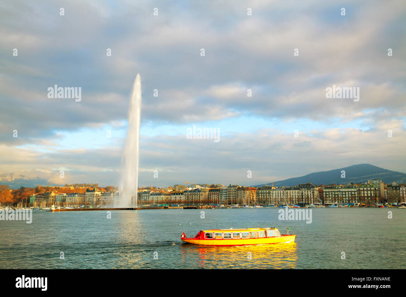 GENEVA, SWITZERLAND - NOVEMBER 28: Geneva cityscape overview with the Water Fountain (Jet d'Eau) on November 28, 2015 in Geneva Stock Photo