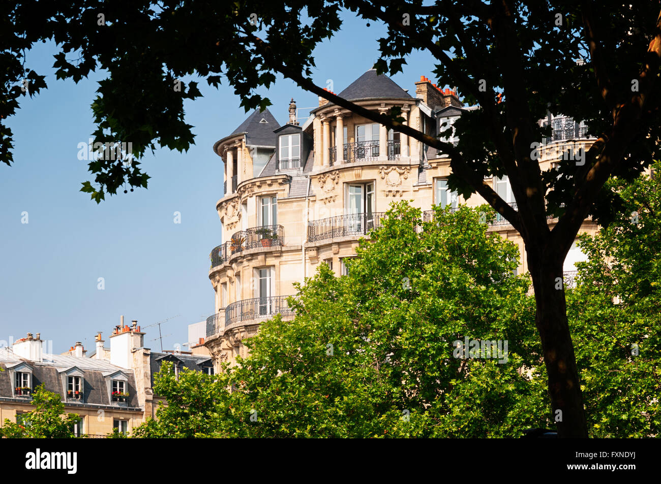 Typical Houses In Paris High Resolution Stock Photography and Images