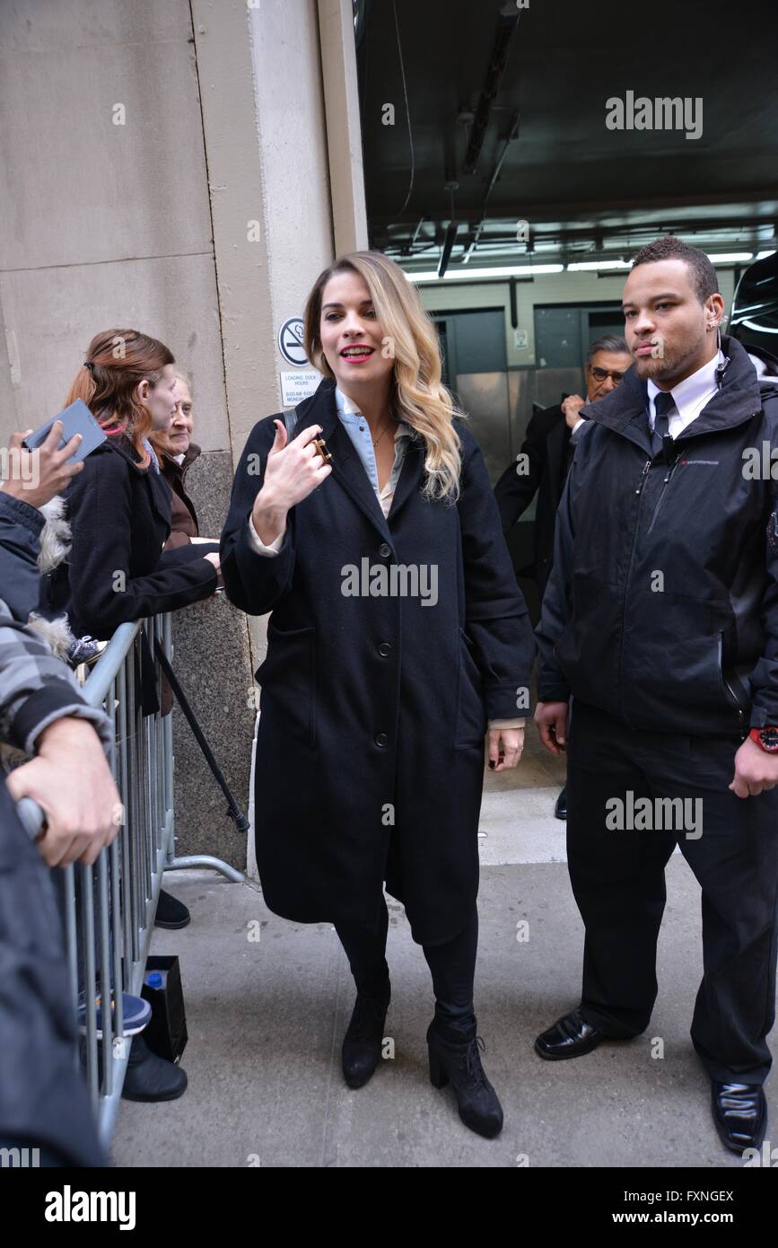 Cast Of Schitts Creek Appearing On Aol Build Series Featuring Annie Murphy Where Manhattan New York United States When 16 Mar 16 Stock Photo Alamy