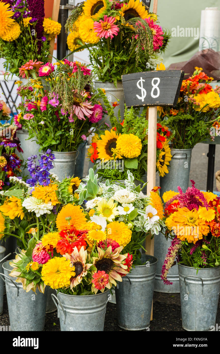 Farmers flower market hires stock photography and images Alamy