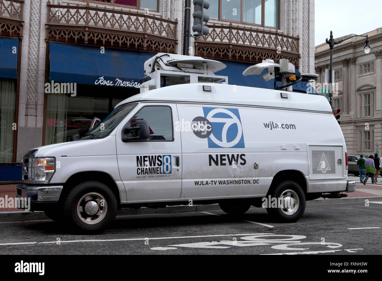 ABC News 7 satellite van - Washington, DC USA Stock Photo - Alamy
