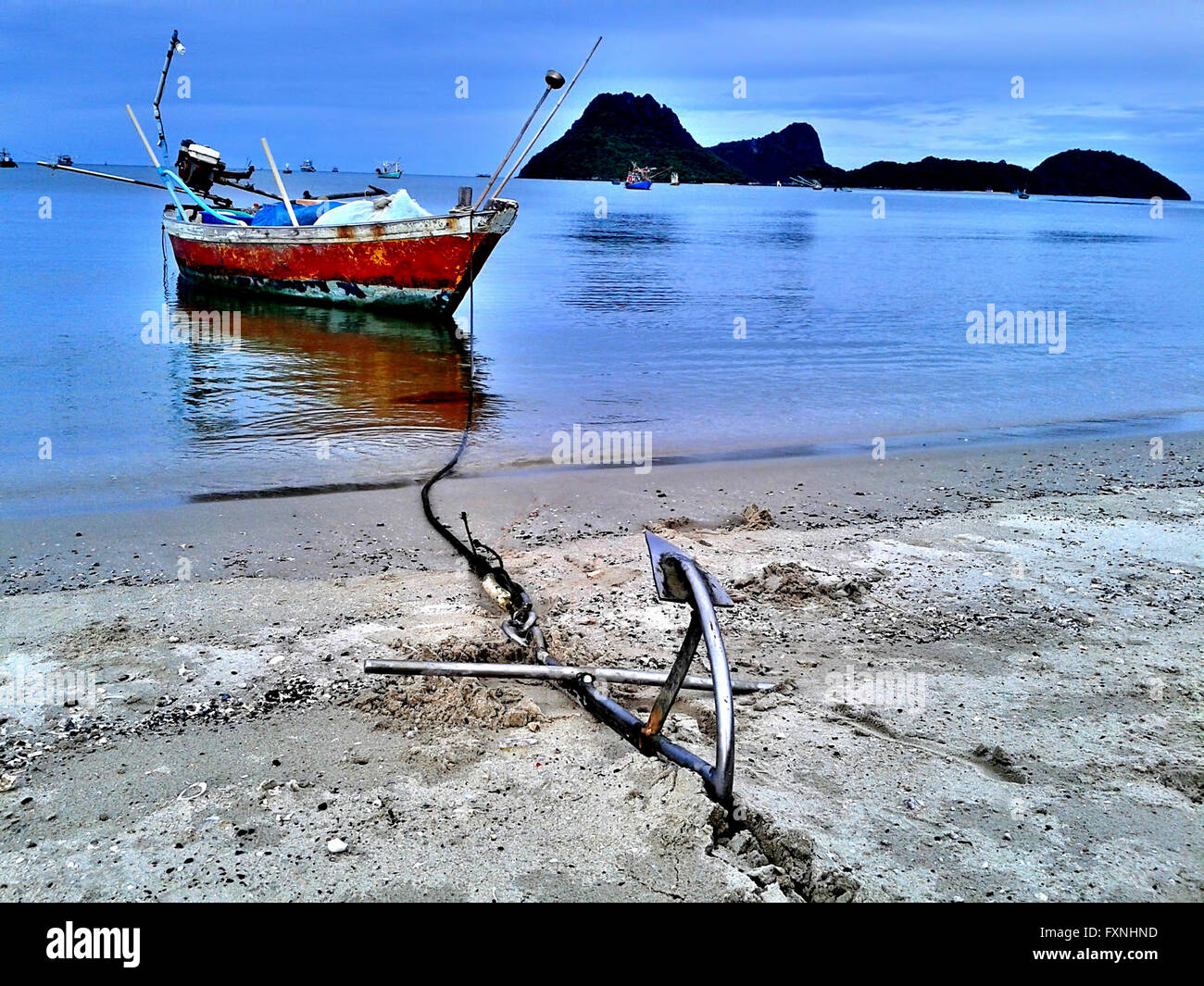 Boat to anchor at the beach. Thailand Stock Photo Alamy