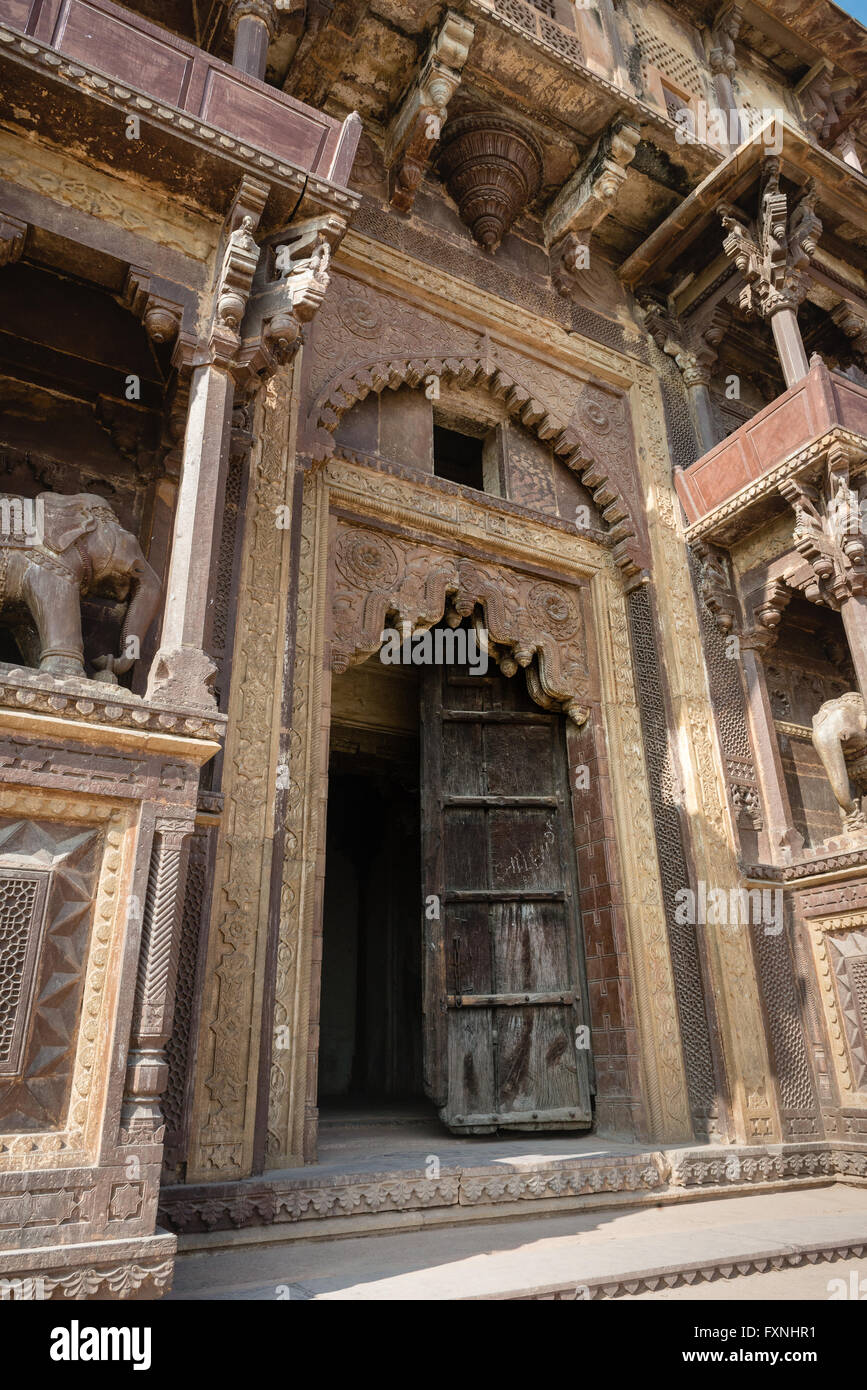 Interior facade of Jahangir Mahal, Orchha, India Stock Photo