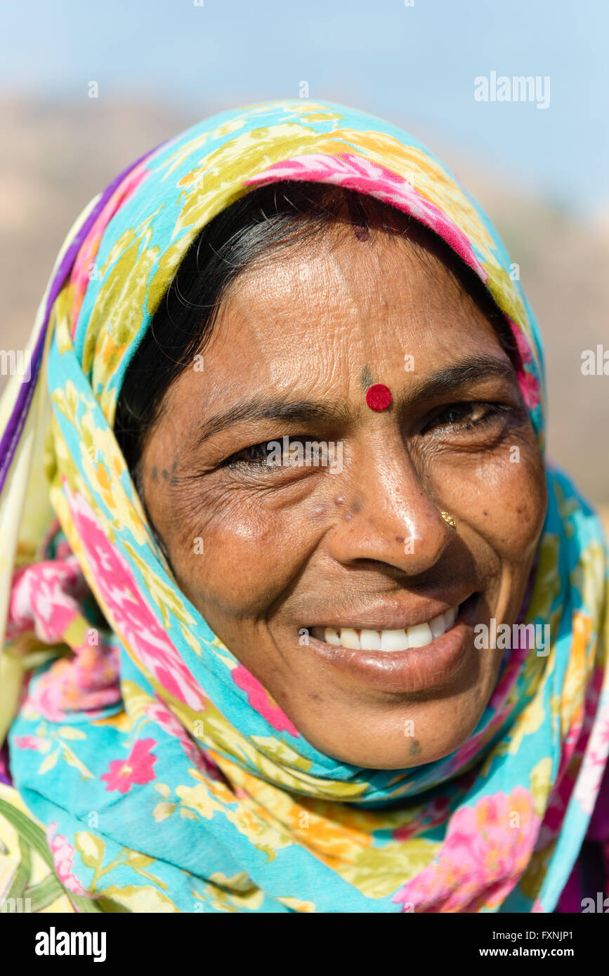 Sari indian woman hi-res stock photography and images - Alamy