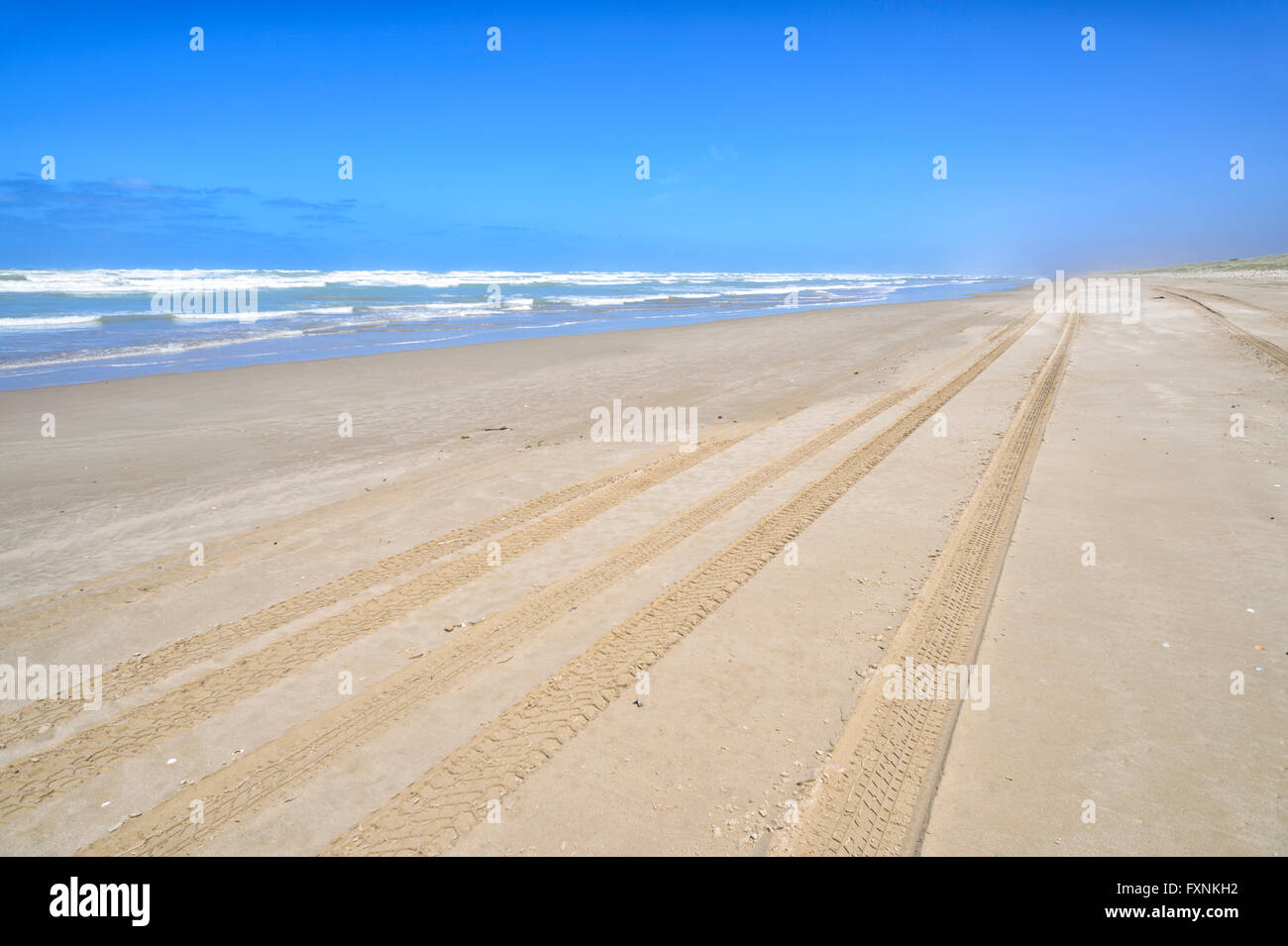 Sandy Deserted Beach, Coorong National Park, Fleurieu Peninsula, South ...