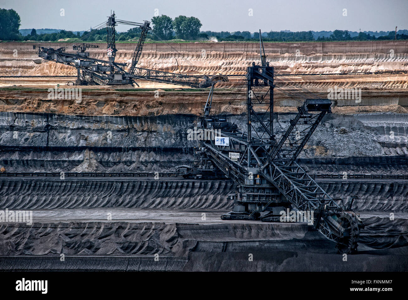 Lignite excavator, opencast lignite mining, RWE, Garzweiler, Juchen, North Rhine-Westphalia, Germany Stock Photo