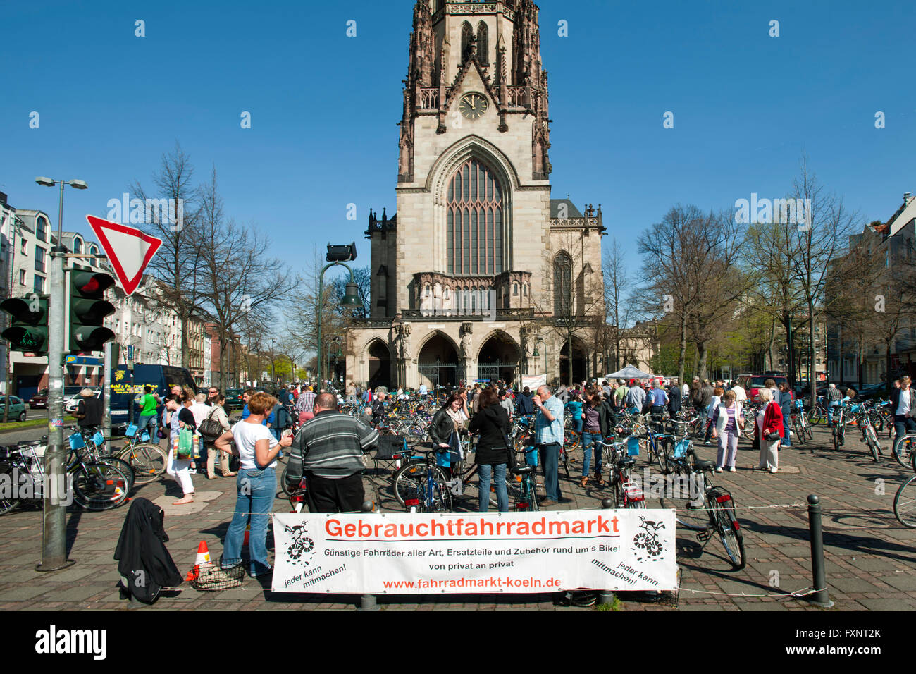 Deutschland, Kˆln, Gebrauchtfahrradmarkt an der Agneskirche Stock Photo